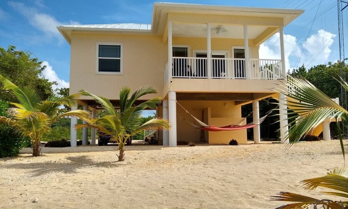 Stake Bay Casa | RazorBrac SeaEsta - Casa privada frente a la playa