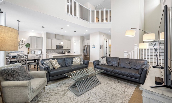 North Redington Beach Casa | RBV #314 - Huge Townhome across the street from the beach!