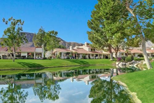 Rancho Mirage Casa | RC942 - Racquet Retreat - Meredith Lodging