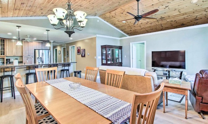 Readfield Casa | Readfield Retreat with Lake Maranacook Views!