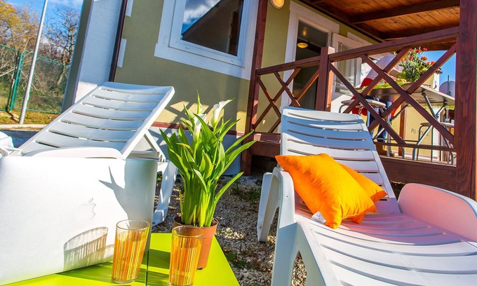 Zelena Casa | Corregir pequeñas casas llenas de encanto en el centro de la laguna Zelena