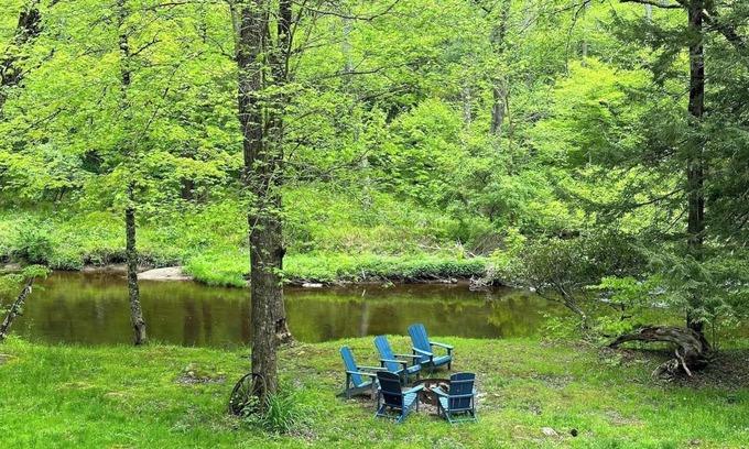 Milanville Cabina | Real log cabin in the forest with modern amenities for the nature lover