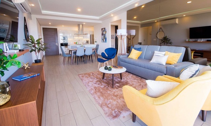 Zapopan Condominio | Real View Towers, Real Center, Marvelous 2nd floor 2BR, Zona Real