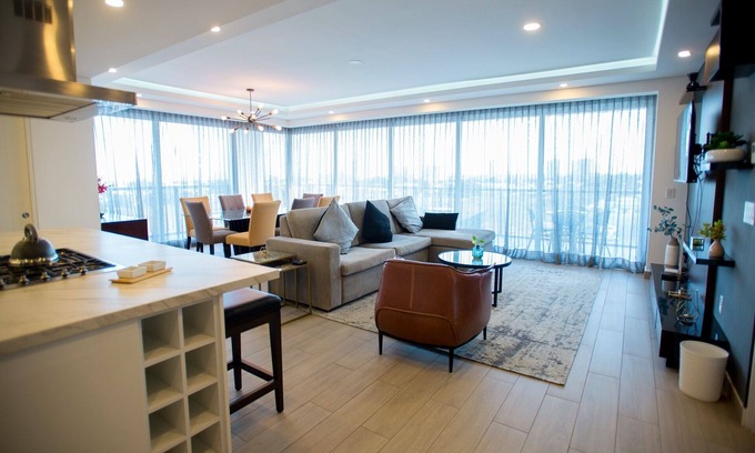 Zapopan Condominio | Real View Towers, Real Center, Spectacular 3BR 2nd floor, Zona Real Near Andares