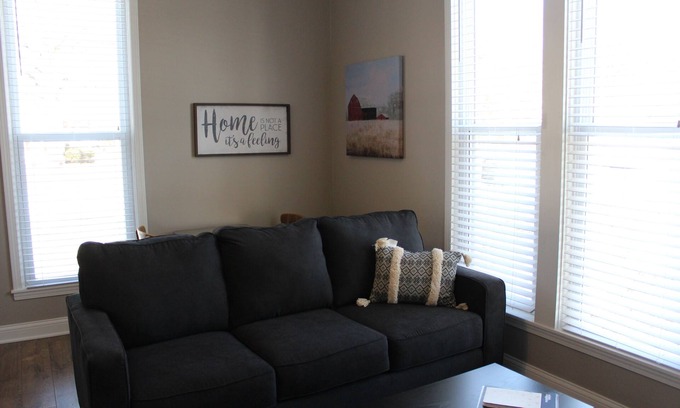 Pleasant Hill Casa | Retiro de Rebecca en Katy Trail en el hermoso centro de Pleasant Hill, MO