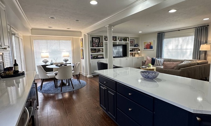 Oxford Condominio | Rebel Hideaway/Steps from Square/2 bed/2.5 bath