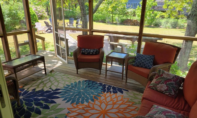 Eastham Casa | Cabo recientemente renovado cerca de Boat Meadow Beach y Great Pond.