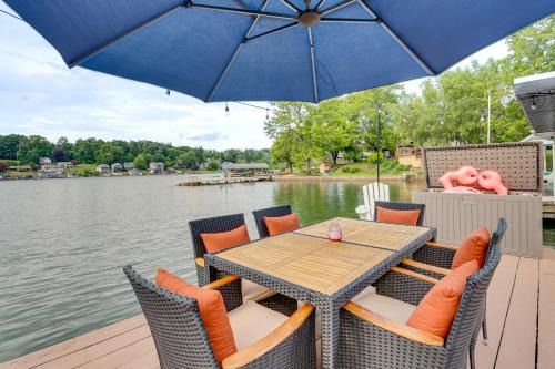 Harveys Lake Casa | Recently Renovated Harveys Lake Retreat with Dock!