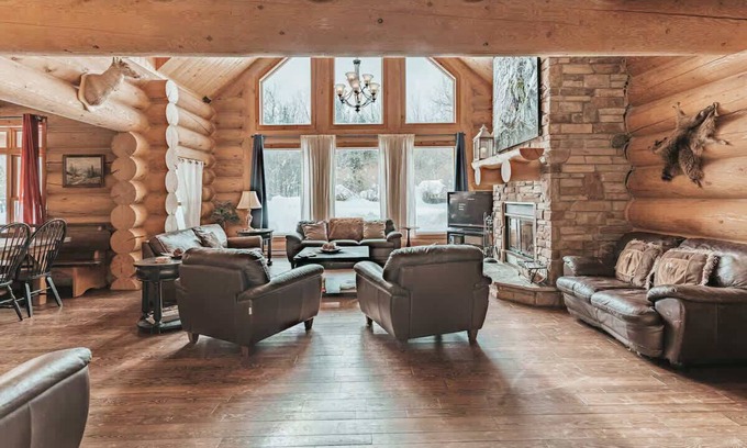 Fiddler Lake Resort Chalet De Esquí | Recharge in Style: Pool, Spa, Sauna & Game Room