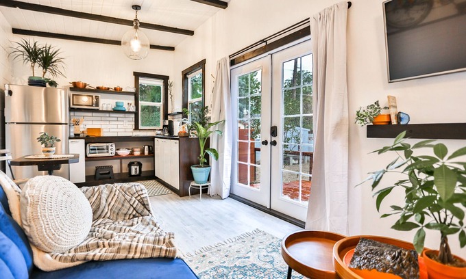 Central Colorado Springs Cabaña | Reconnect in the Heart of Downtown at The Golden Egg Cottage. STR-1046
