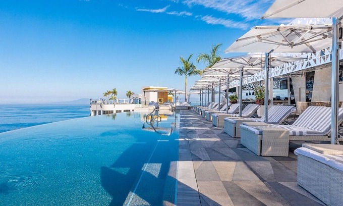 Zona sur Casa | Reconnect with Luxury at Hotel Mousai - Your Ultimate Adults Only PV Retreat