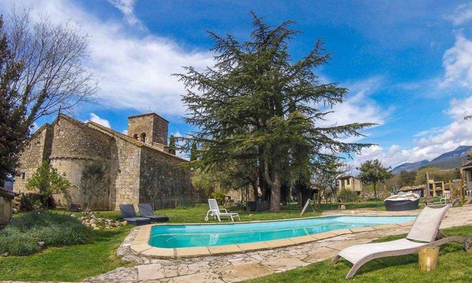 Maia de Montcal Casa | La Rectoria de Dosquers (24p)