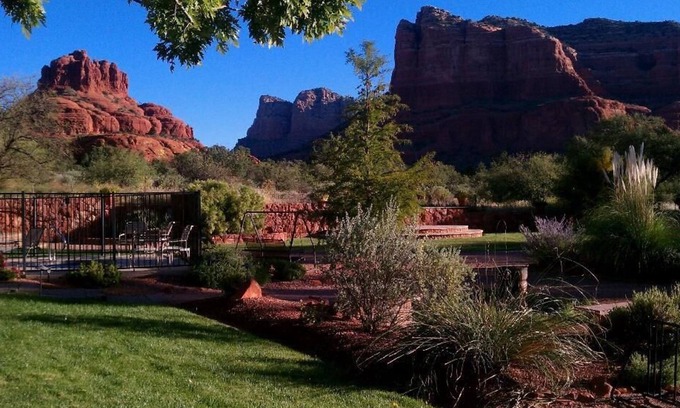 Oak Creek Hotel | Red Agave Resort