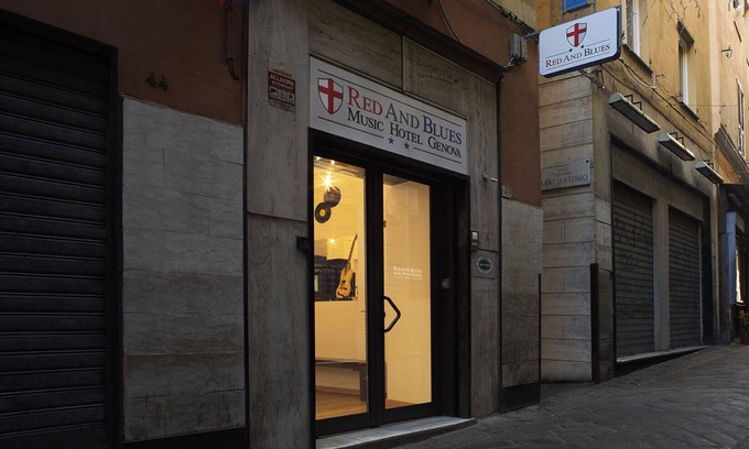 Pre Hotel | RED AND BLUES MUSIC HOTEL GENOVA