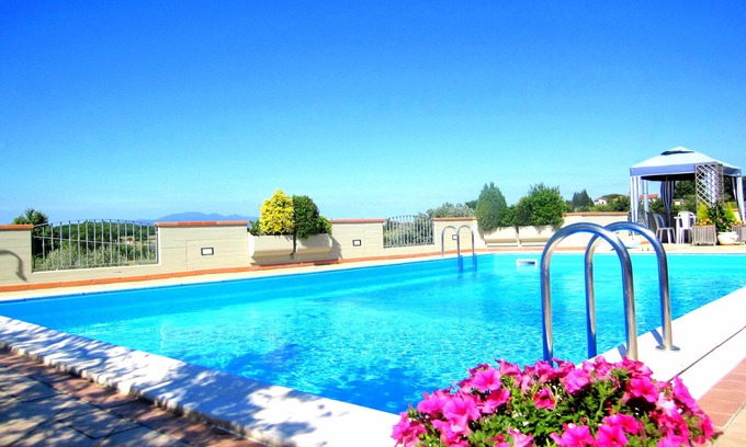 Poggio Alla Cavalla Otro | ROJO APARTAMENTO en Agriturismo Poggio alla Cavalla en el corazón de la Toscana