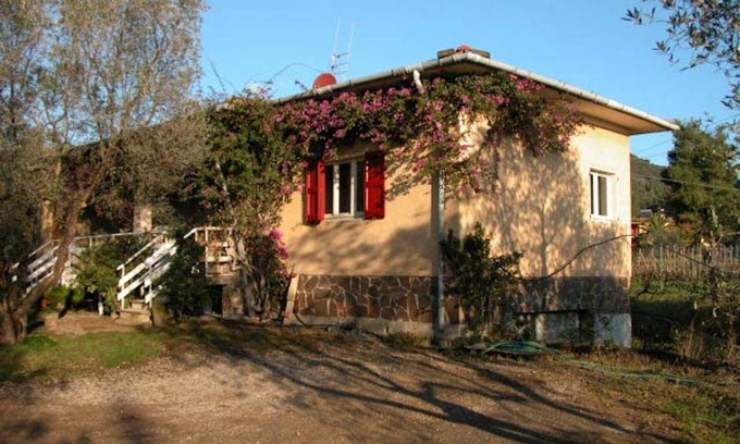 Lacona Apartamento | Apartamento RED rodeado de vegetación y tranquilidad de la campiña toscana.