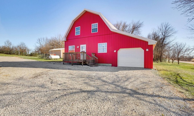Chillicothe Casa | 'Red Barn Getaway' Chillicothe Countryside Home