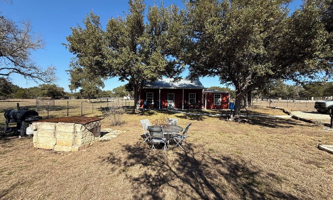 Lakehills Casa | Red Barn in Pipe Creek, TX.