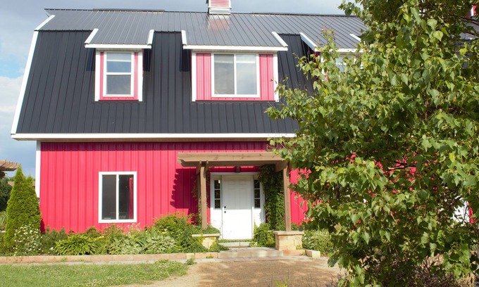 Judson Casa | Red Barn Retreats - "un lugar de paz y alegría"