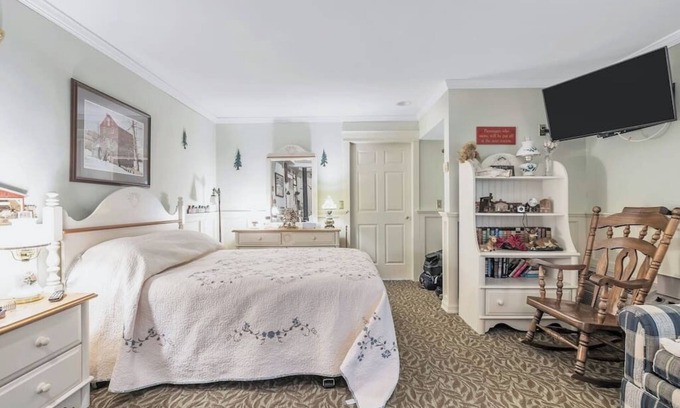 Clarks Summit Apartamento | Red Barn Village Apartments