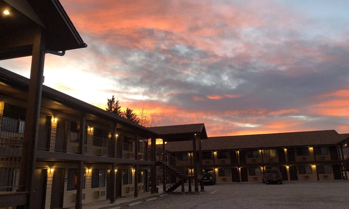 Ennis Hotel | Red Bear Inn