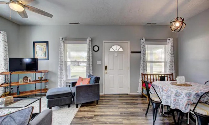 Sunset Casa | Red Bench Cottage Ideal location near parks, trails, skiing, hiking, biking, shopping extended stays welcome