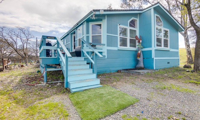 Red Bluff Casa | Red Bluff Home w/ Laptop-Friendly Workspace!