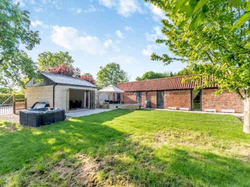 Sleaford Casa | Red Brick Barn - Uk39916