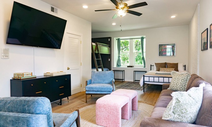 Lafayette Square Casa | Red Brick Row by StayLage