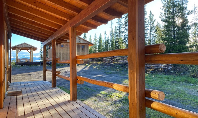 Anahim Lake Apartamento | Red Cariboo Apartments