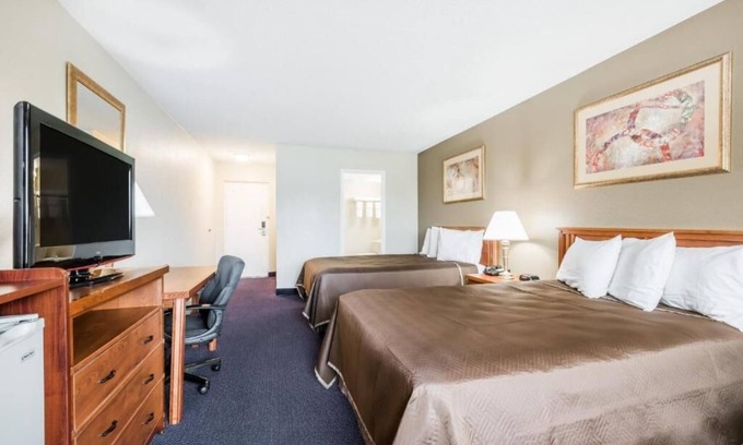 Rohrerstown Hotel | Red Carpet Inn