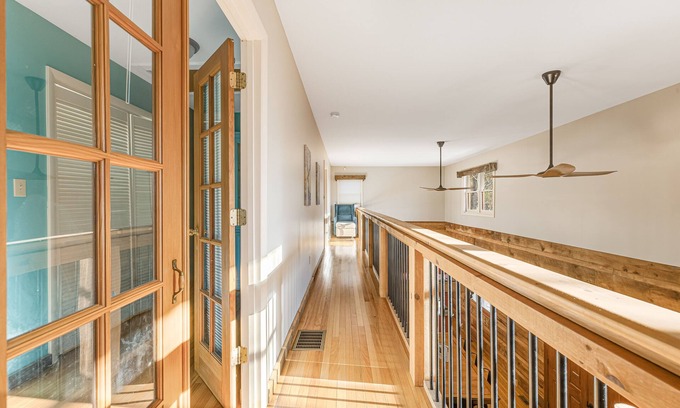 Leicester Cabina | Red Cedar by AvantStay | Cabin w/ Hot Tub + Views!