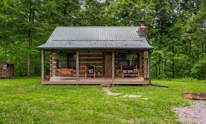 Nashville Cabina | Red Cedar Log Cabin in Nashville
