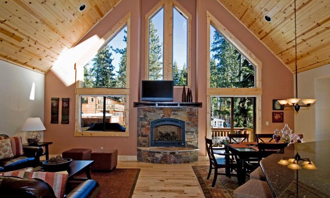 Tahoe City Casa | Red Cedar on North Shore - Beautiful 3BR w Gorgeous Furnishings in Tahoe City