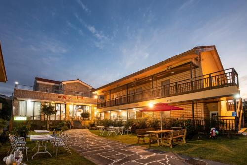 Aewol Casa | Red Clay Pension
