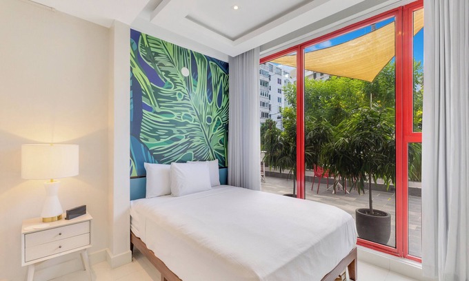 Condado Hotel | Red Door Inn