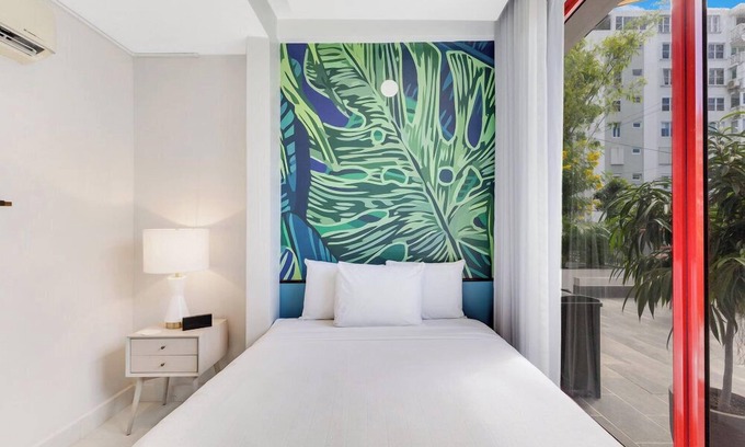Condado Hotel | Red Door Inn