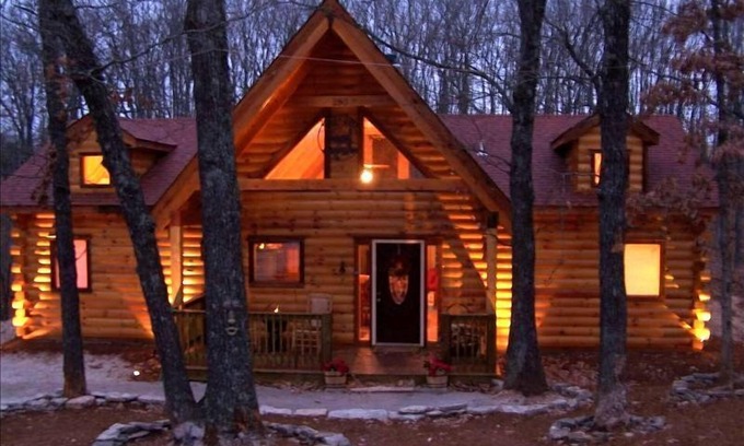 Branson Cedars Cabina | Red Feather Falls | 2 Bed, 2 Bath