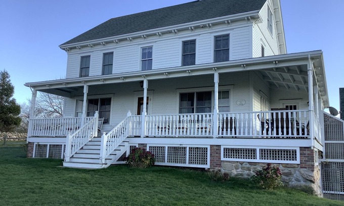 Block Island Casa | Red Gate Farm: Lovingly Maintained Block Island Farmhouse