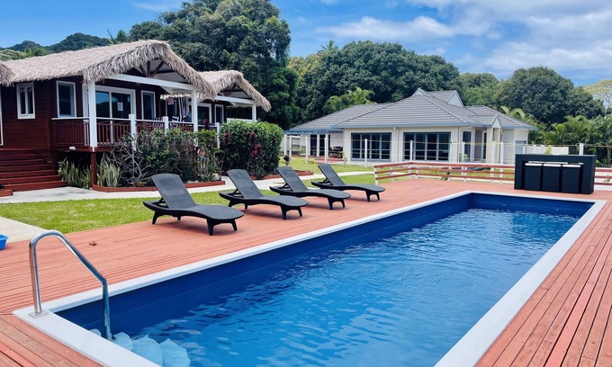 Rarotonga Casa | Red Hibiscus Luxury Home
