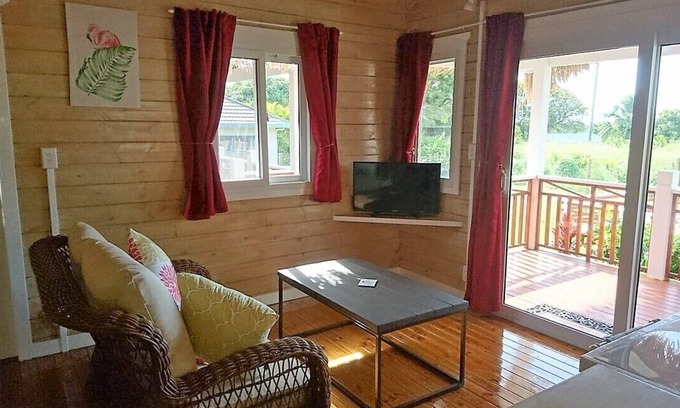 Rarotonga Villa | Red Hibiscus Villa 4
