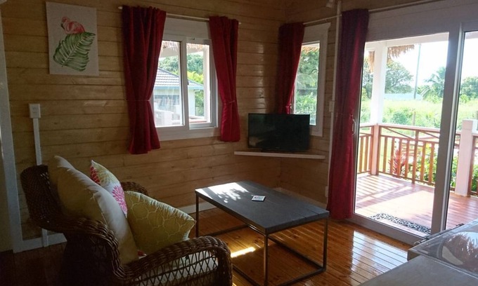 Rarotonga Villa | Red Hibiscus Villa 5