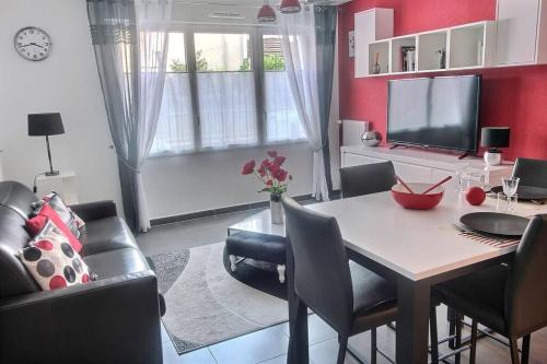 Suresnes Apartamento | Red House