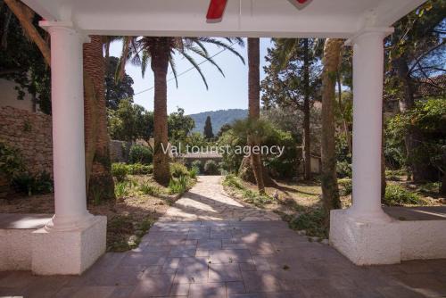 Veli Losinj Casa | Red House Veli Lošinj