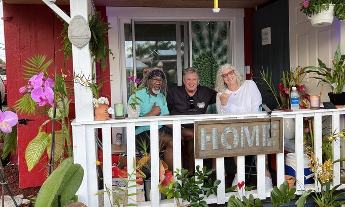 Pahoa Apartamento | Red Iconic studios in Pahoa Village town