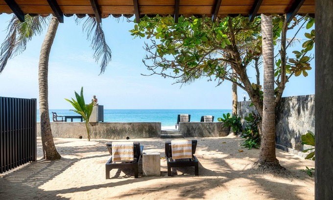 Hikkaduwa Villa | Red Parrot Beach Villa justo en la playa de arena blanca