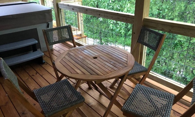 Campton Cabina | Red River Gorge Broken Horse Luxury Hot tub Wi-Fi