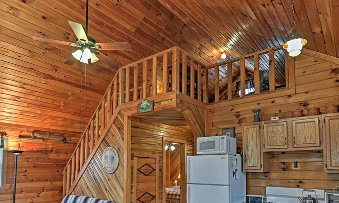 Primrose Cabina | Red River Gorge Cabin: 3 dormitorios / 1 baño, capacidad para 6 personas, ubicado en 2 acres