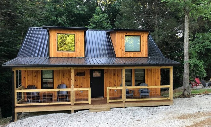 Campton Cabina | Red River Gorge Turtle Falls Hot Tub Firepit Wi-Fi