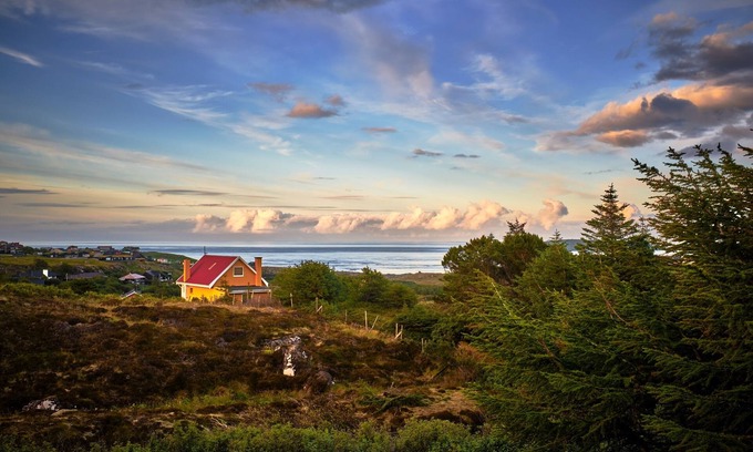 Torshavn Casa | Red Robin - Vacation homes next to Svartifossur waterfall